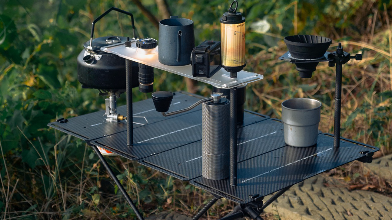 MODULAR FOLDING TABLE